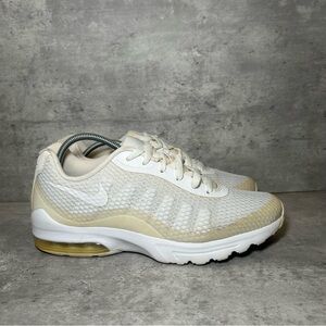 Nike Air Max Invigor Running Shoes 870614-100 Mens sz 8.5 - white
